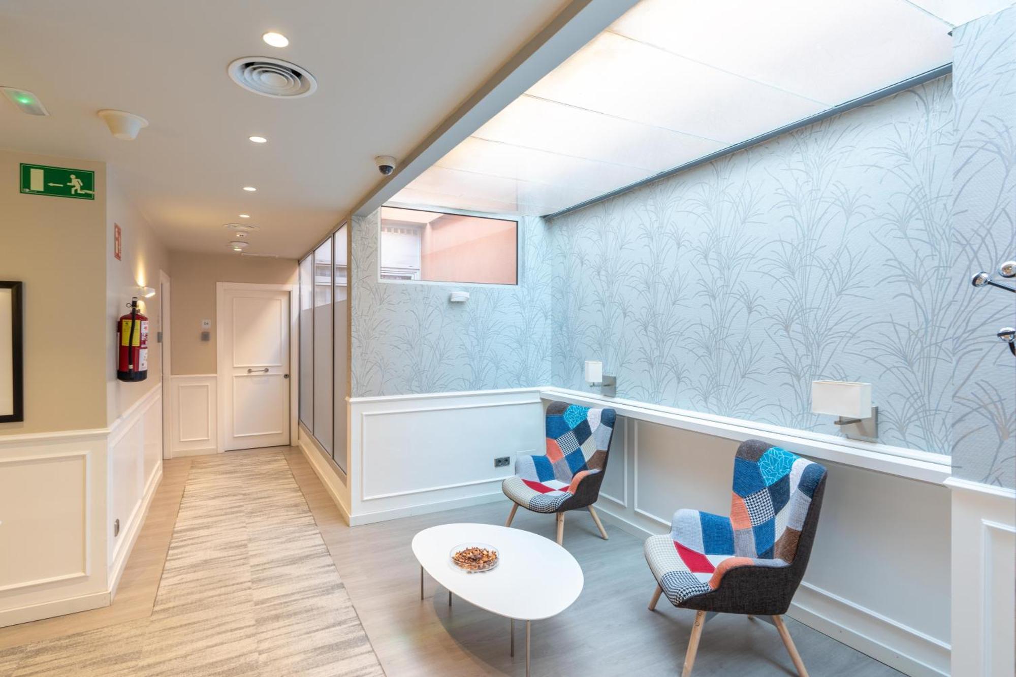 Serennia Fira Gran Via Exclusive Rooms لوسبيتاليت دي يوبريغات المظهر الخارجي الصورة