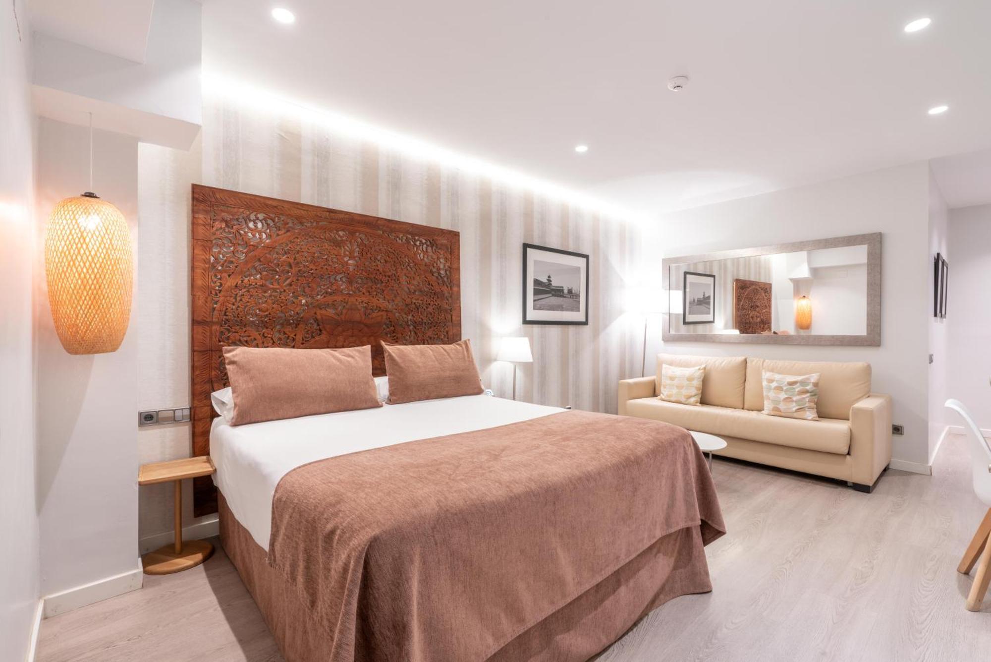 Serennia Fira Gran Via Exclusive Rooms لوسبيتاليت دي يوبريغات المظهر الخارجي الصورة