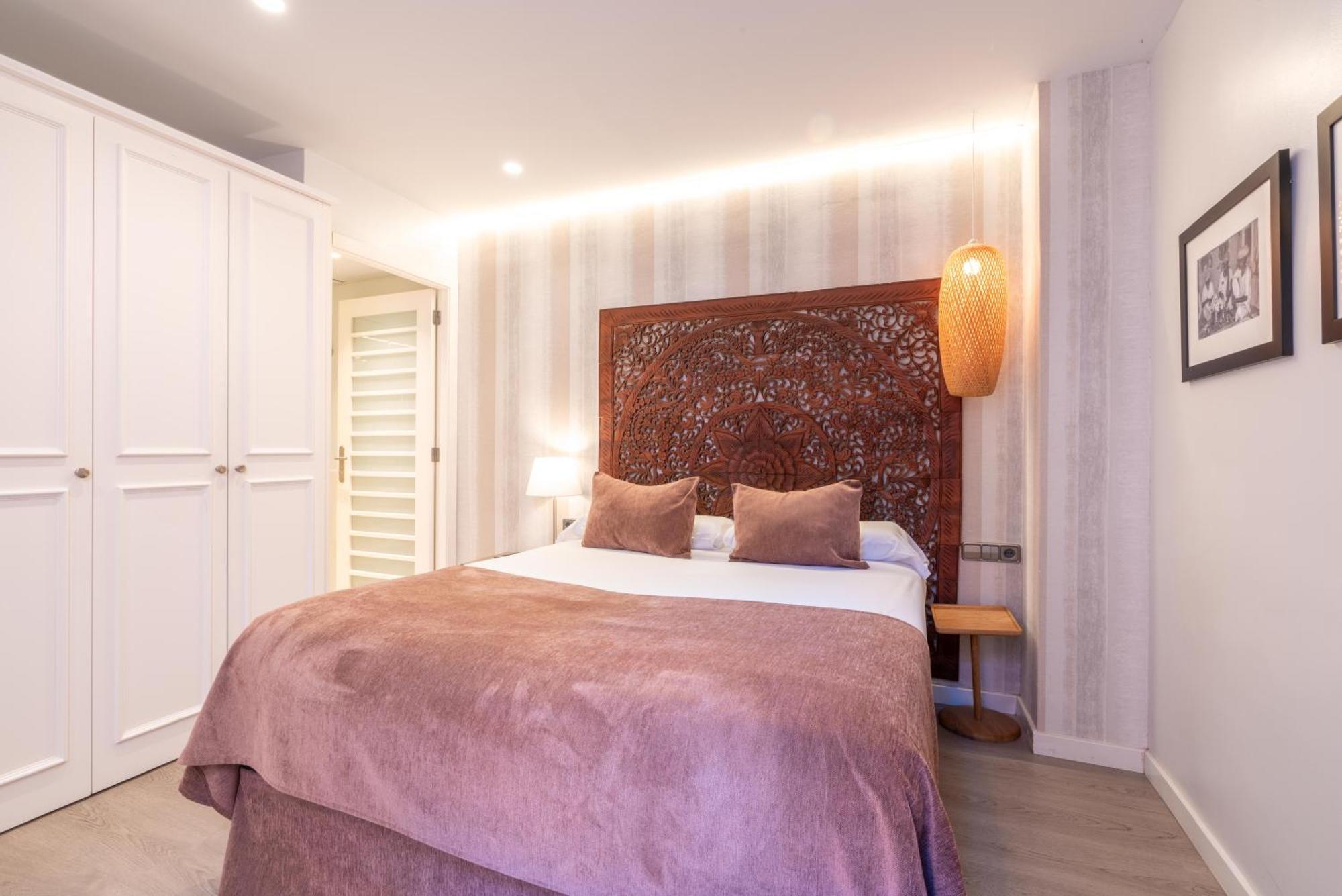Serennia Fira Gran Via Exclusive Rooms لوسبيتاليت دي يوبريغات المظهر الخارجي الصورة
